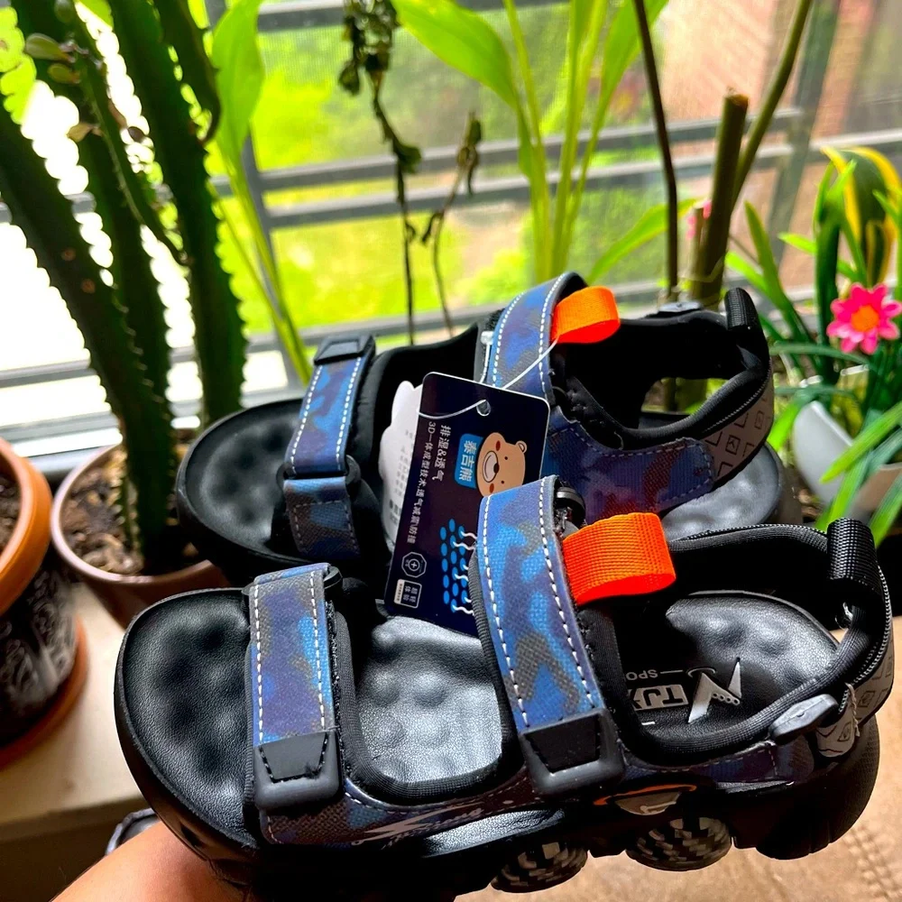 Sandals - Picture 1 of 2